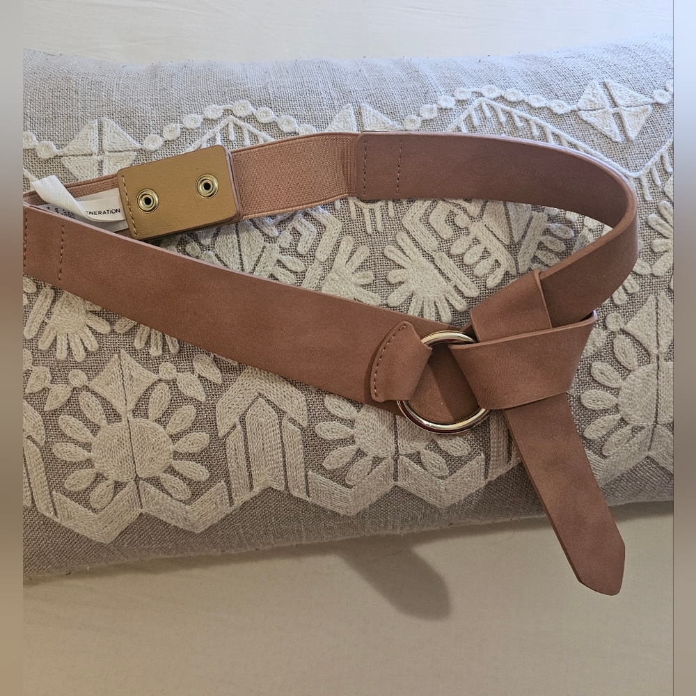 BCBGENERATION  XS/ S NWOT BELT